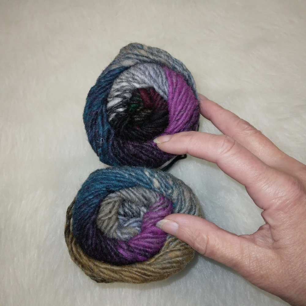 YARN Noro Kureyon 100% wool. Color 301, 2 skeins